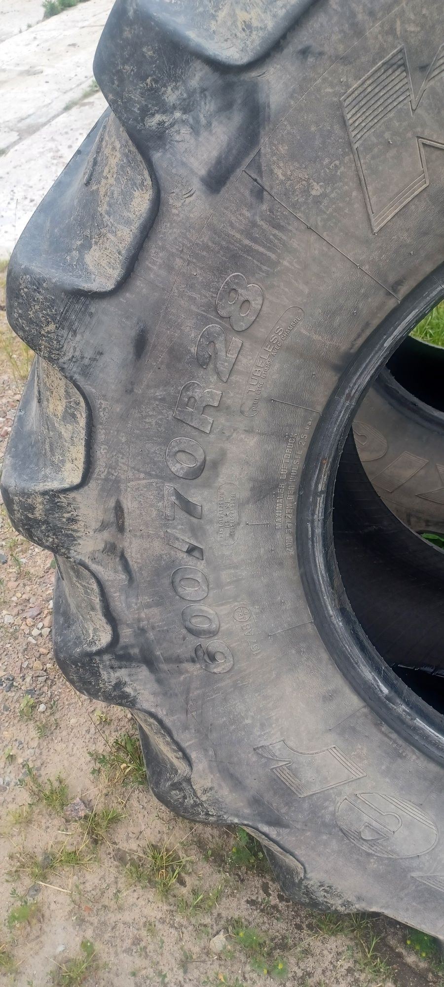 Opony 600x70 r28