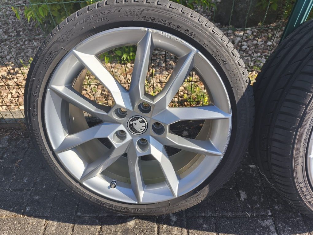 Orginalne felgi z oponami Skoda Octavia RS III