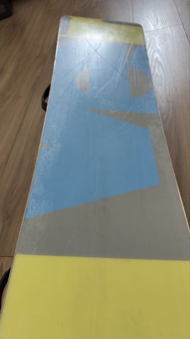 Snowbard Raven Solid 161 z wiązaniami