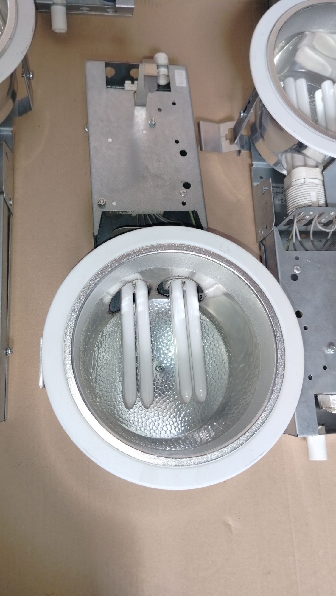 Lampa odbłyśnikowa D190.2x18H EVG-E ES-SYSTEM