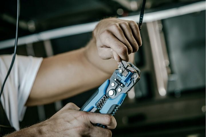 Automatyczny Ściągacz Izolacji 210mm 0.05-10 Mm² Hoegert Technik Ht1p1