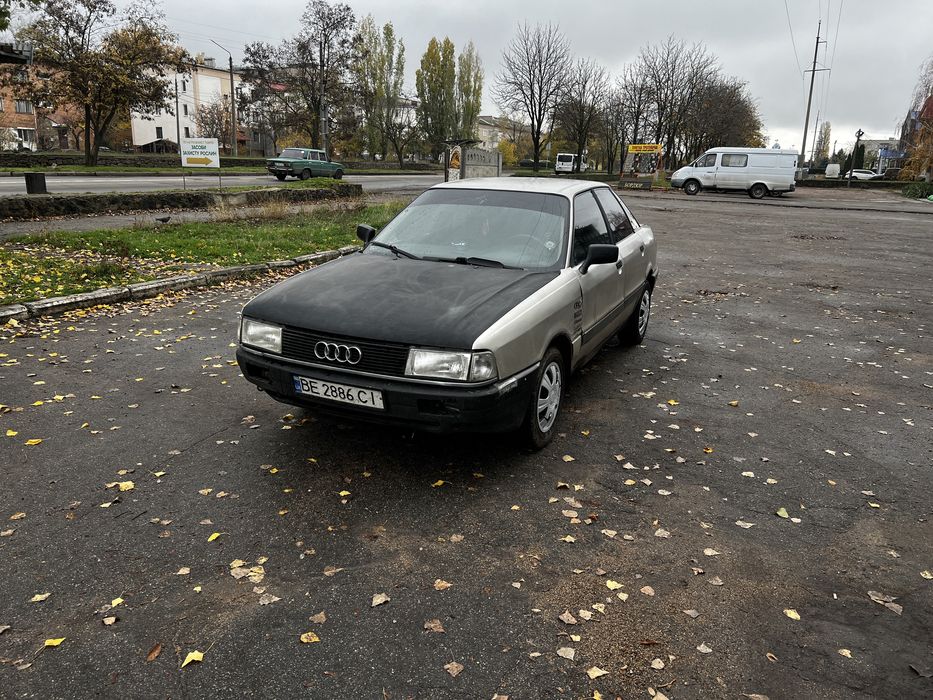 В продаже ауди 80 на полному ходу