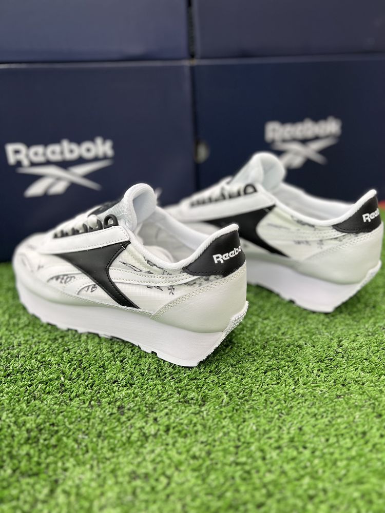 Оригінал Кросівки жіночі Reebok az princess