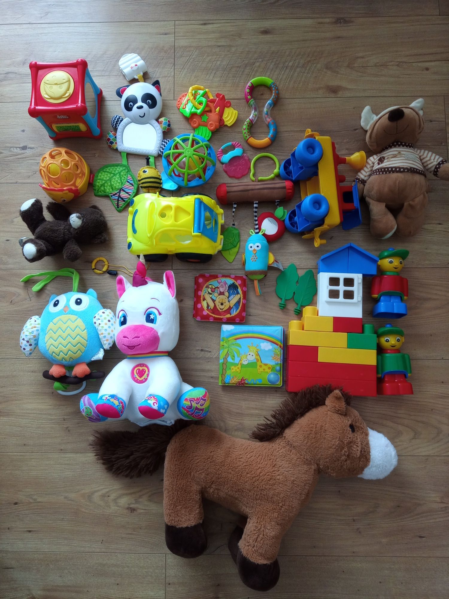 Zestaw 8 zabawek dla maluszka, niemowlaka Fischer Price i inne