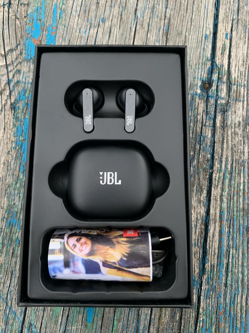 Безпровідні навушники JBL Live Pro+ TWS.