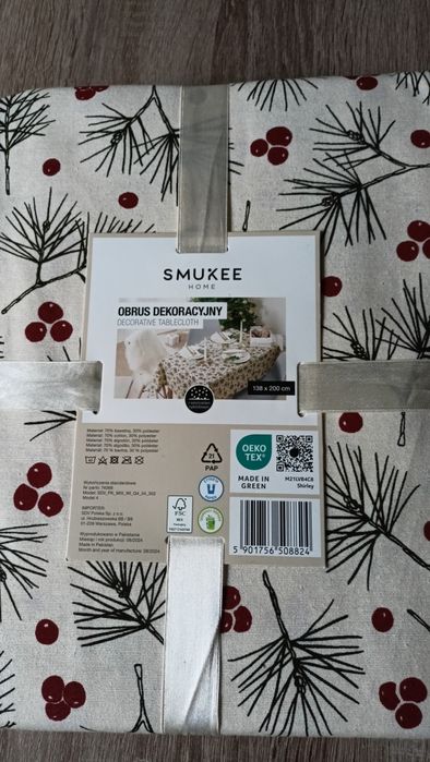 Obrus   beżowy świąteczny 138x200 cm Smukke