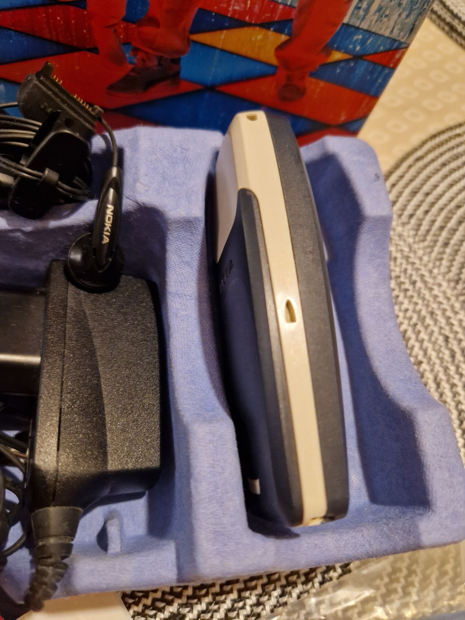 Nokia 3100 oryginał komplet (ładowarka, sluchawki)