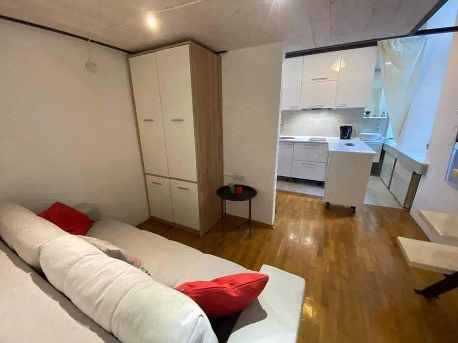 Оренда квартири студії біля Золотих Воріт та Пейзажної аллеї