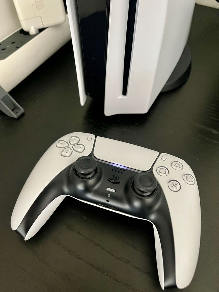 Playstation 5 - PS5 - 825gb - Leitor de mídia