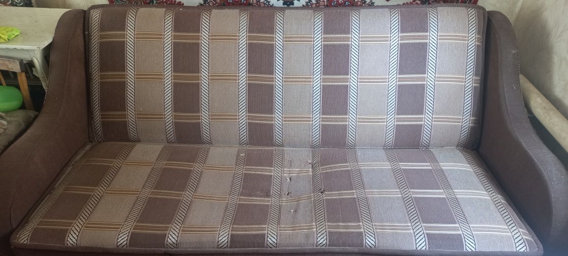 СРОЧНО Продам диван в поддержаном состоянии
