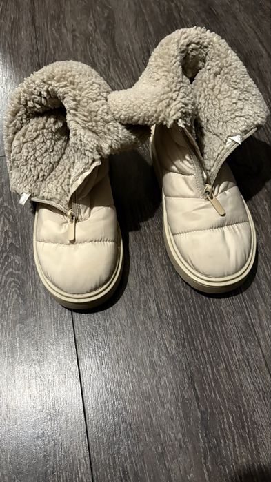 Зимове взуття Zara