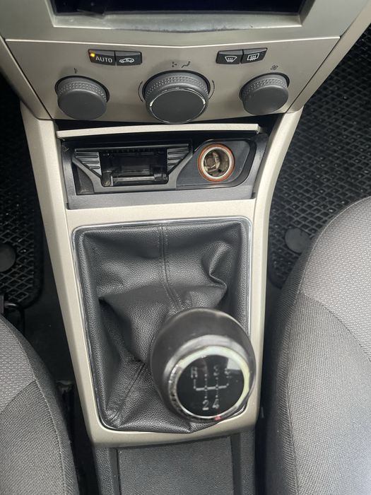 Опель астра h 2008 1.6 бензин