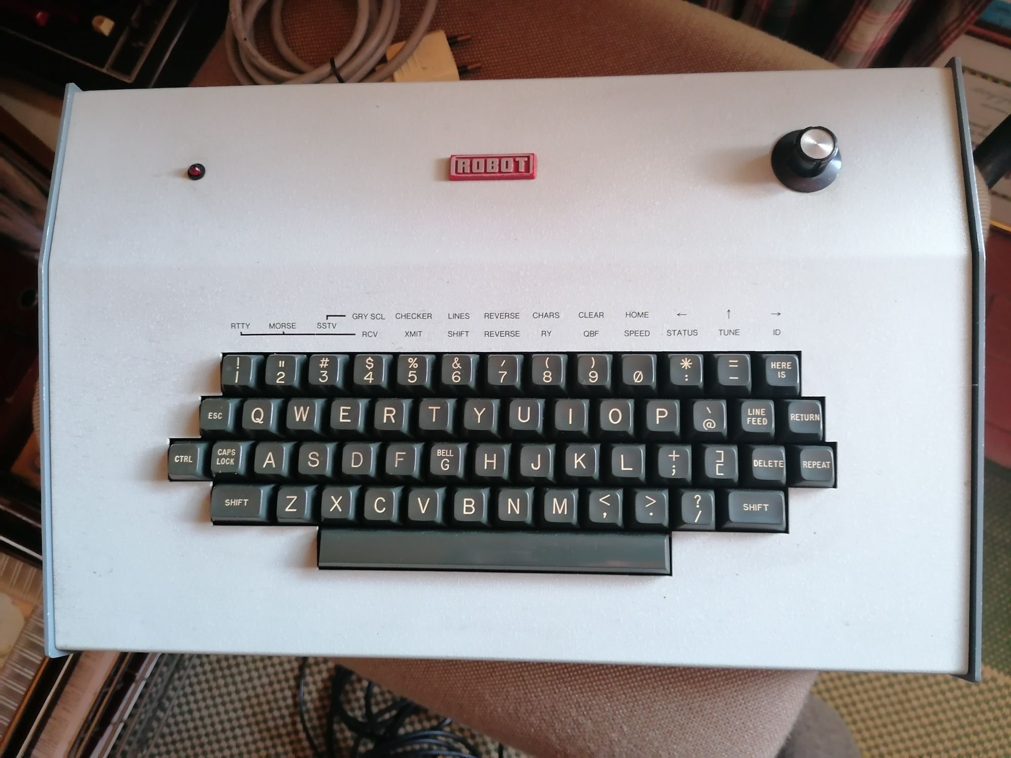 Keyboard ROBOT 800C