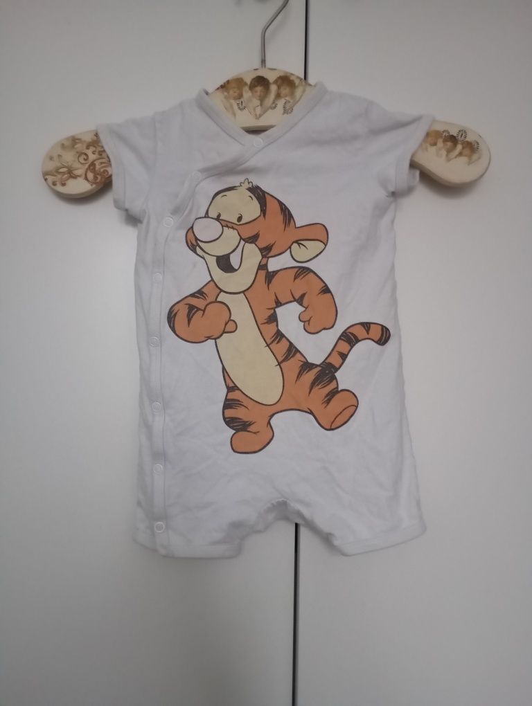 Rampers niemowlęcy dla chłopca, rozmiar 74 cm(6-9 miesięcy).