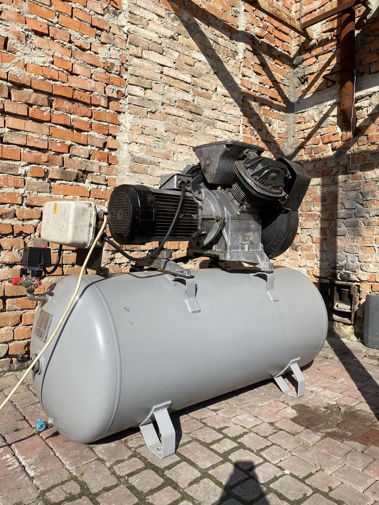 Продам потужний промислови Компресор Atlas Copco LT9 UV 30 бар Бельгія