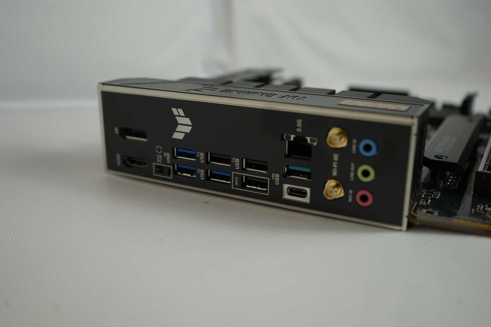 Материнська плата ASUS TUF GAMING B650-E WIFI AM5 Ryzen 5/7/9