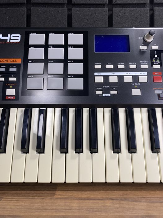 MIDI-контроллер Akai MPK 49