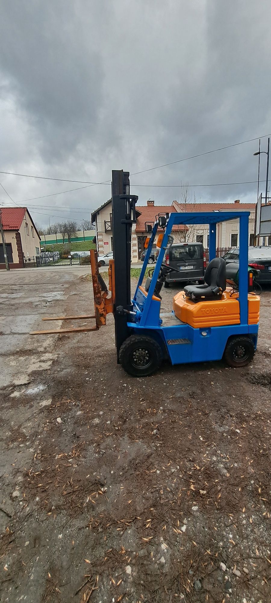 Wozek widlowy toyota 5fg18 z wywrotnica super stan