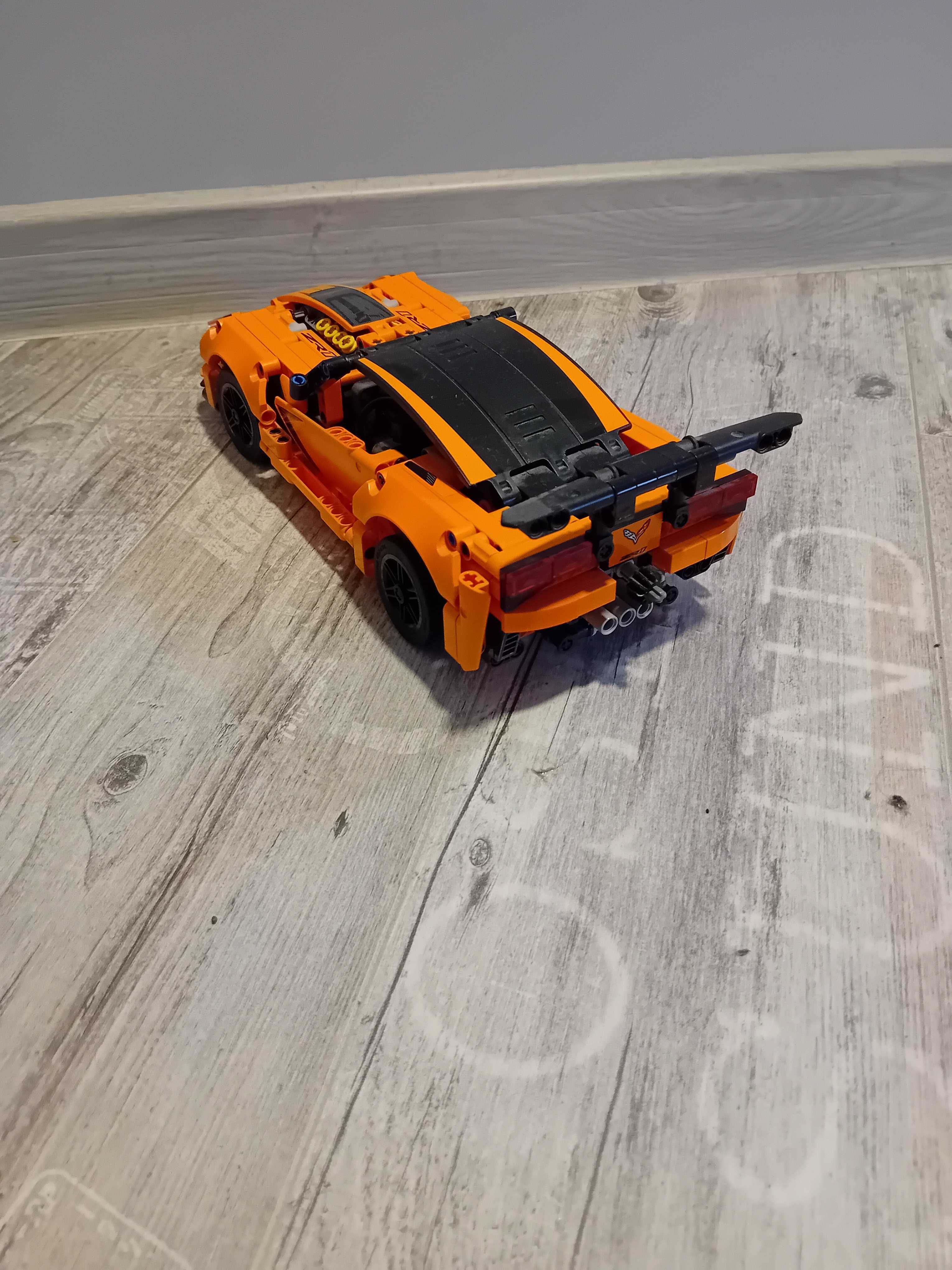 Lego Technic Chevrolet Corvette zr1 42093