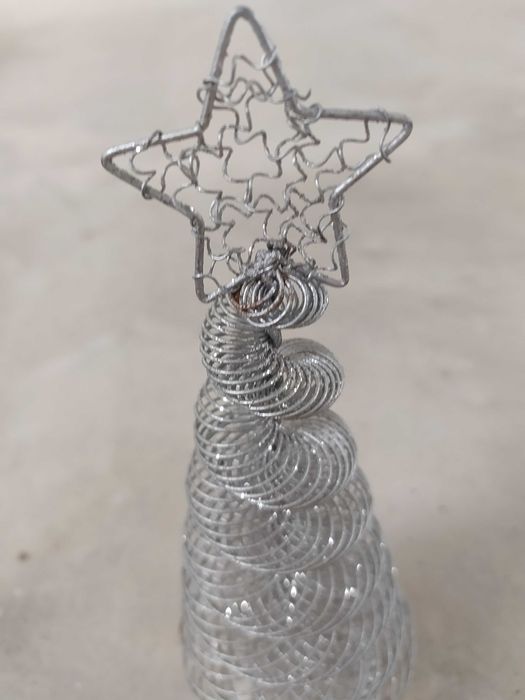 Árvore natal decorativa prateada