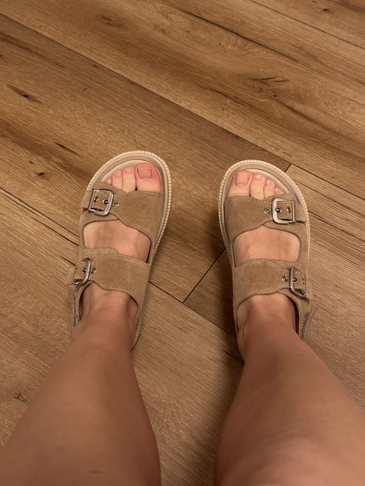 Босоніжки коринчеві замшеві