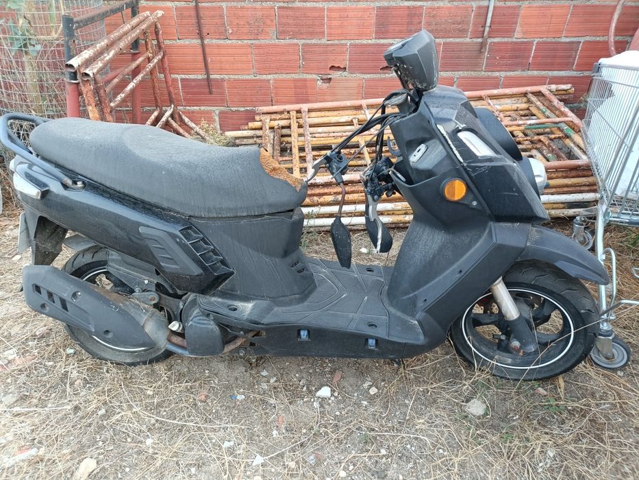 Scooter PGO 125 inteira ou para peças