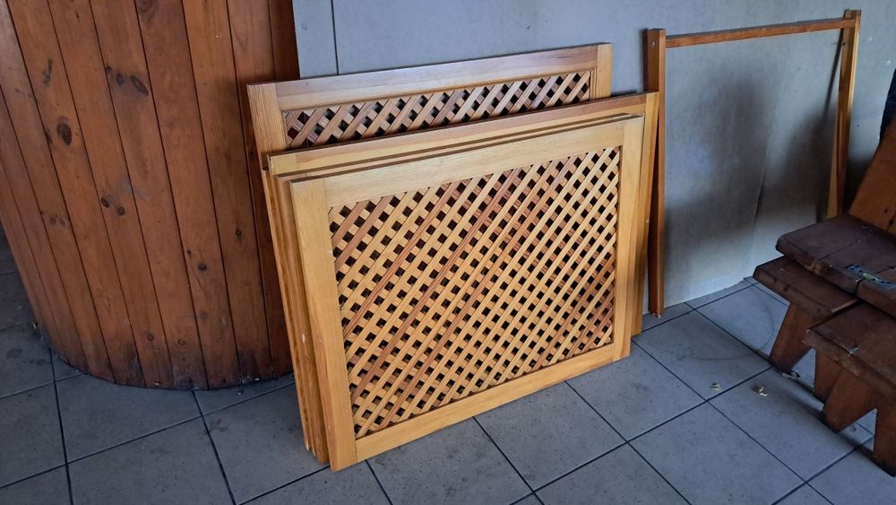 Декоративні решітки з дерева різних розмірів в дуже доброму стані