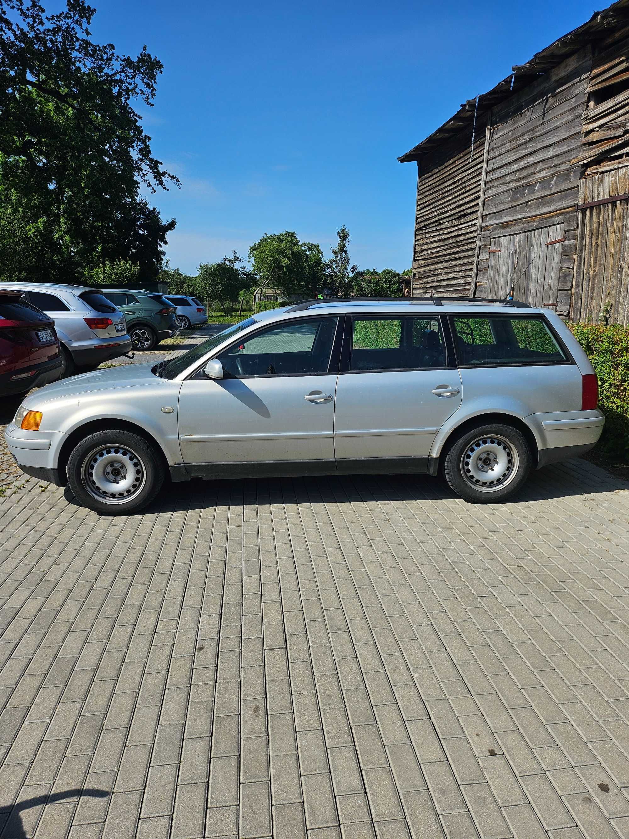 Sprzedam uszkodzonego passata b5 2.8 v6 4 motion