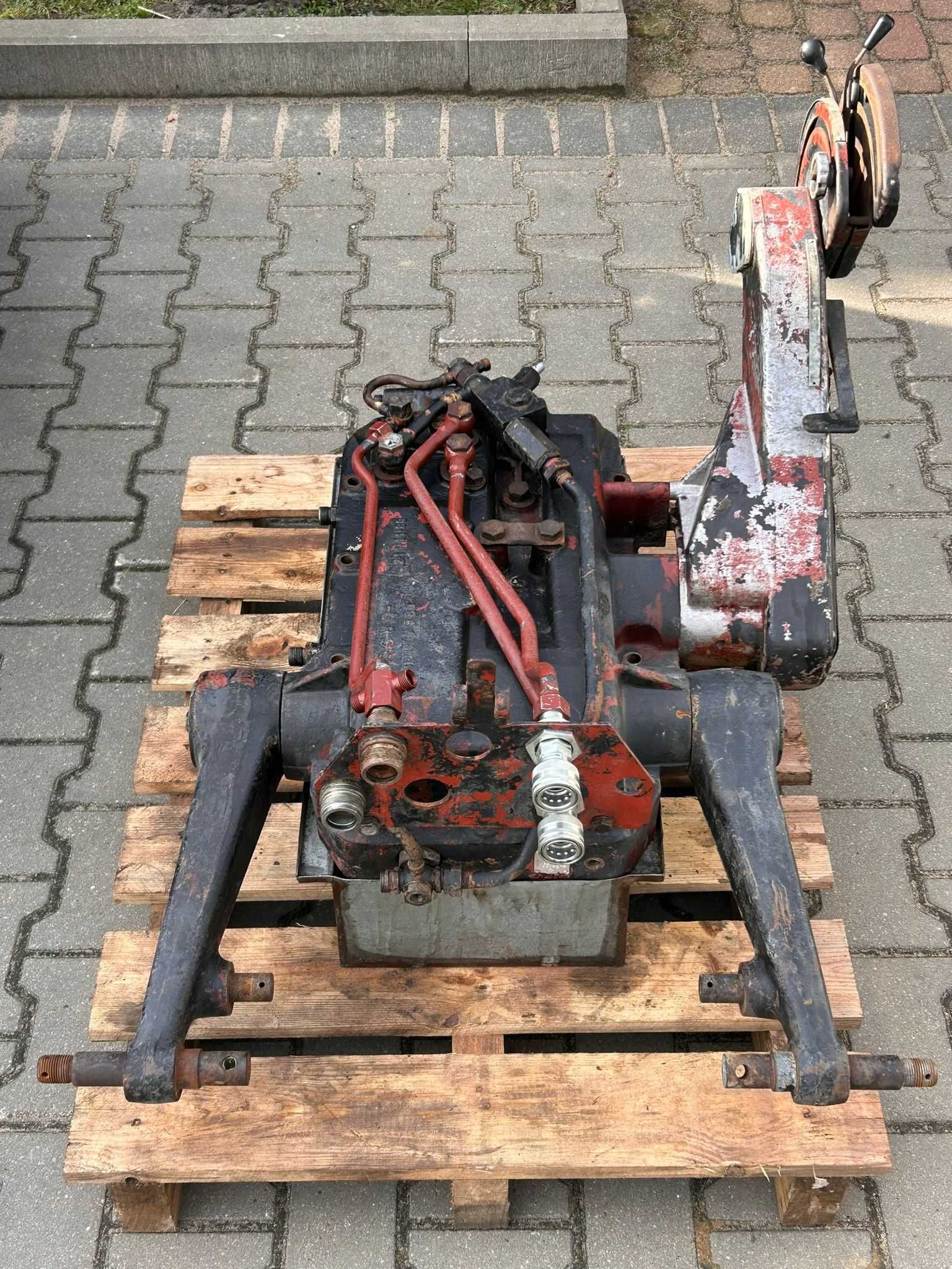 Podnośnik, nowy typ | URSUS/ZETOR | np. 8145, 1224, 1614, 12145, 16145