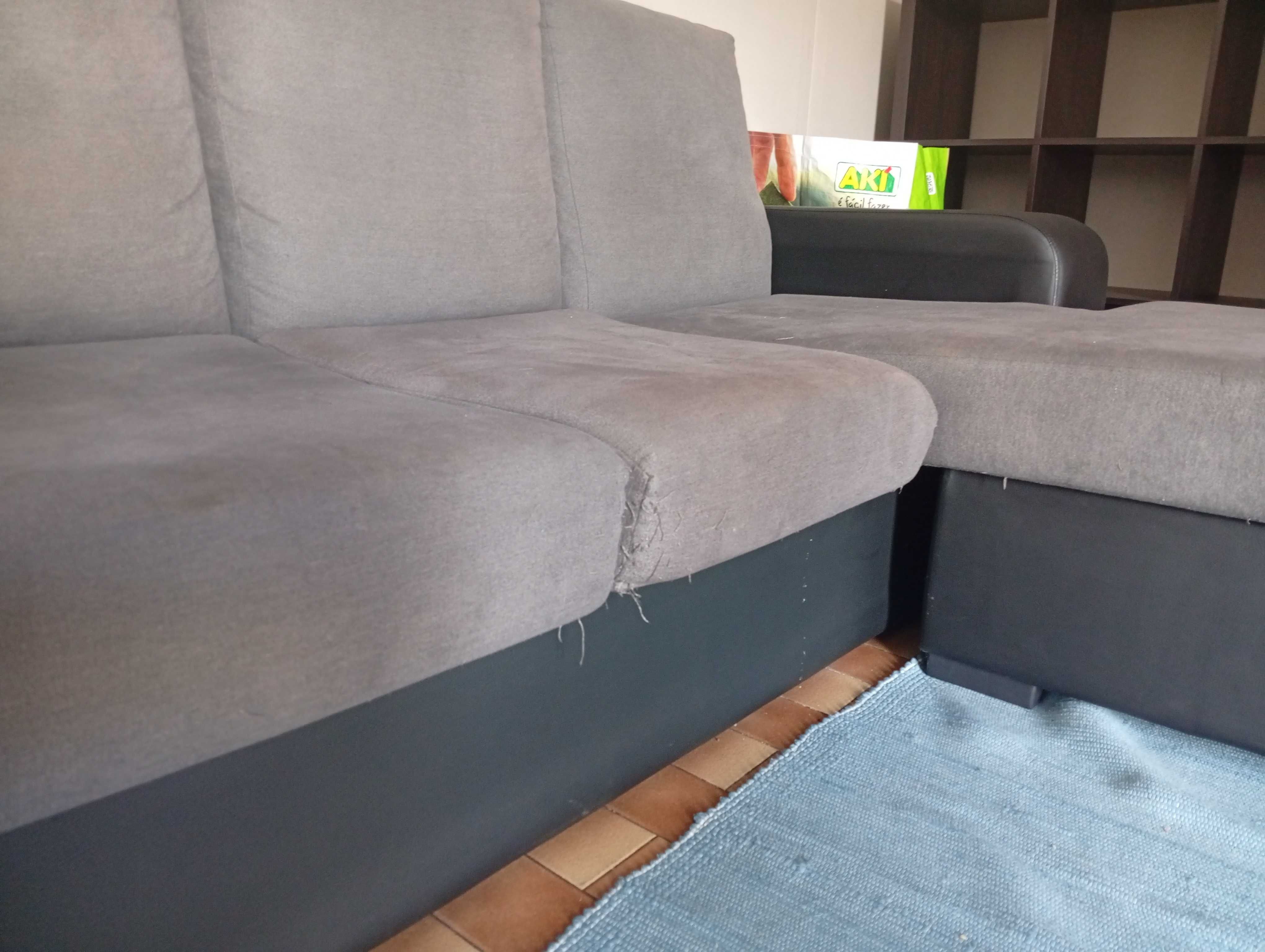 Sofá com chaise long