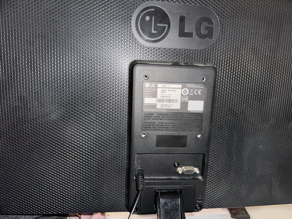 LG monitor  22" 22M38A