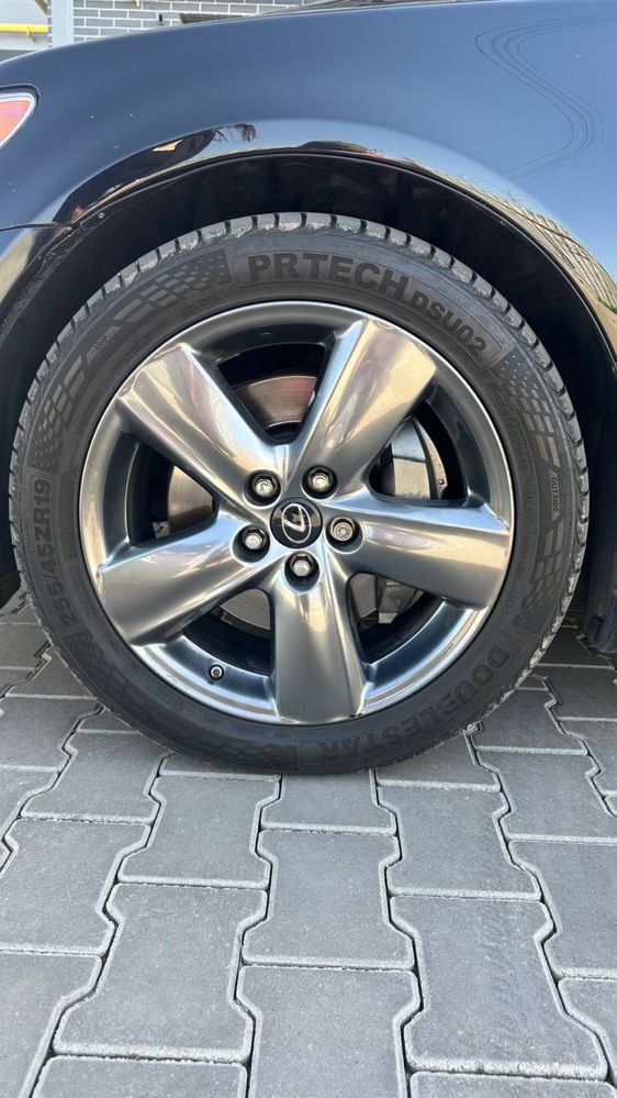 Продам хорошего черныша LS 460