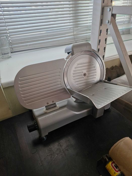 Продам Слайсер R.G.V. Італія