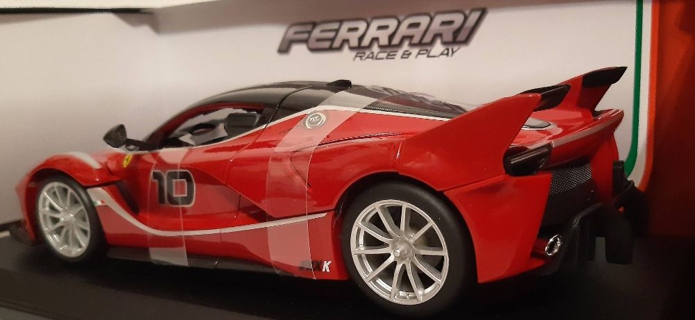 1/18 Ferrari FXX #10 - Burago R&P