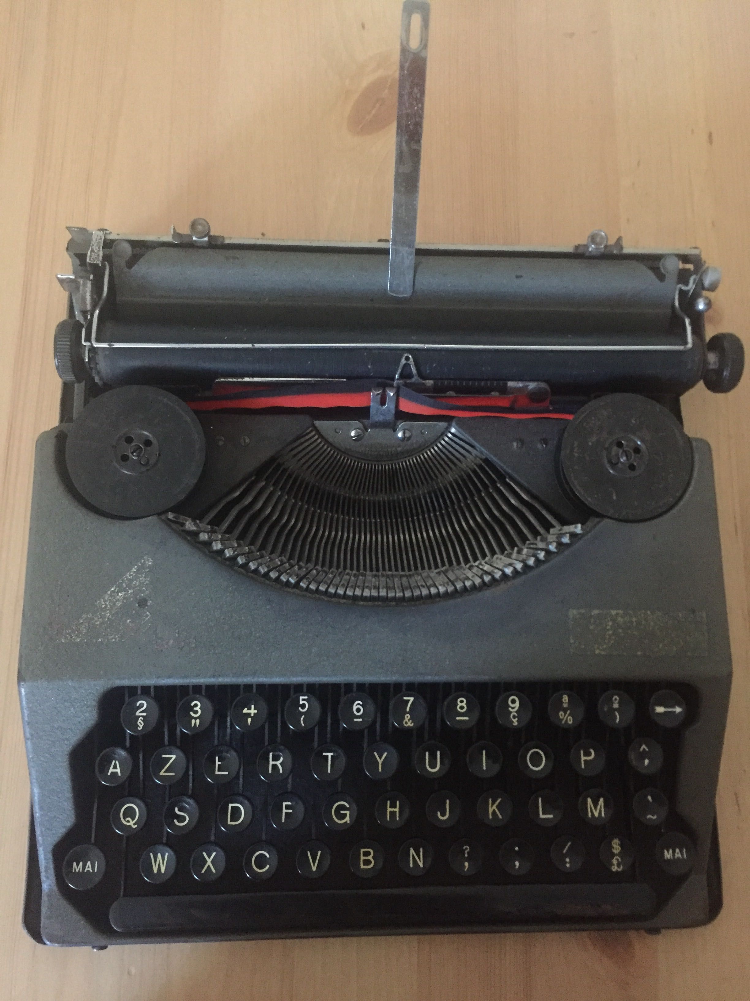 Máquina de escrever  * Hermes Baby