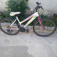 Vendo Bicicleta semi nova