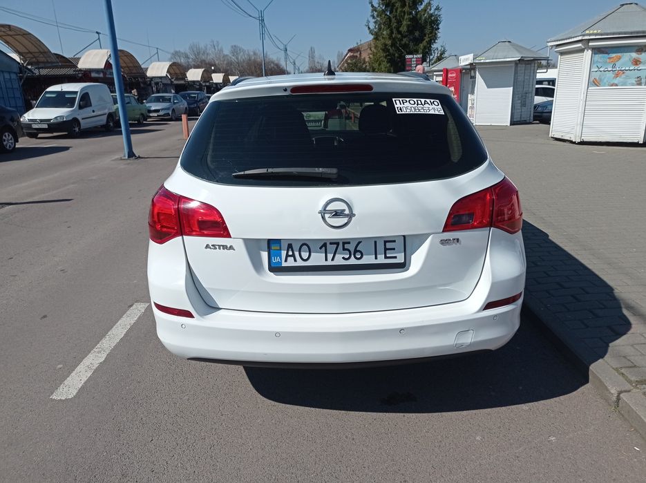 Opel Astra j 2011р. 1.7 Diesel