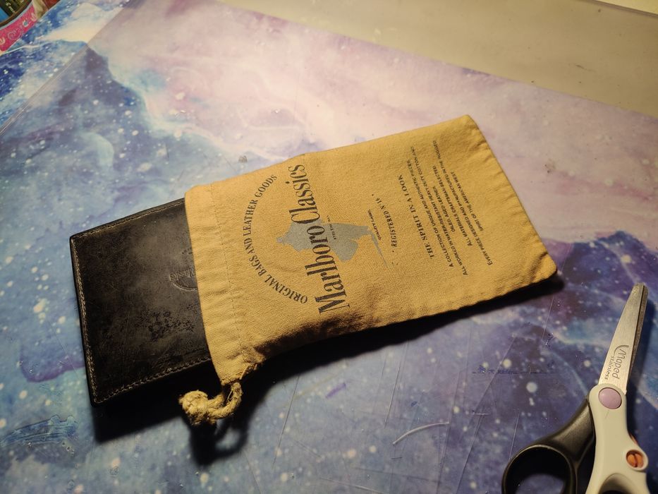 Carteira Marlboro em pele vintage