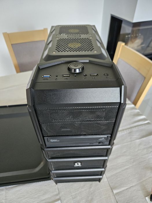 Obudowa SilentiumPC Brutus M23 Pure Black, nagrywarka CD, 3 wentylator