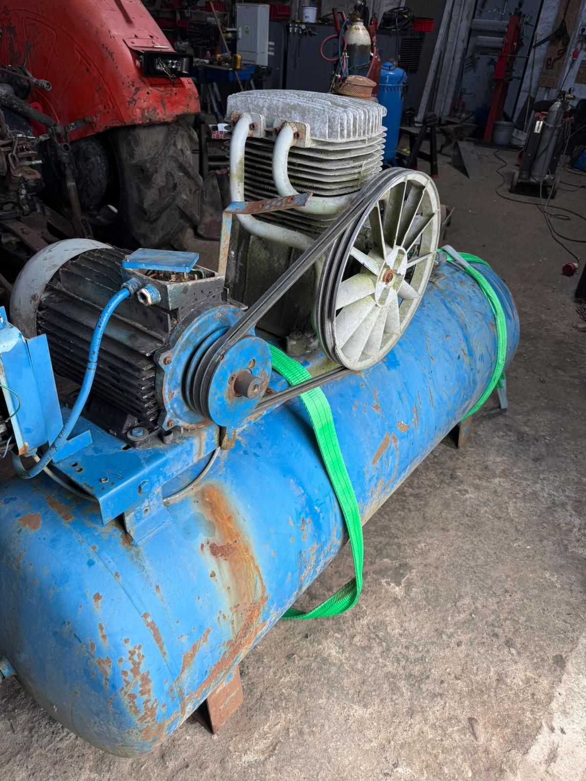Kompresor sprężarka devilbiss 500l dwutłokowa