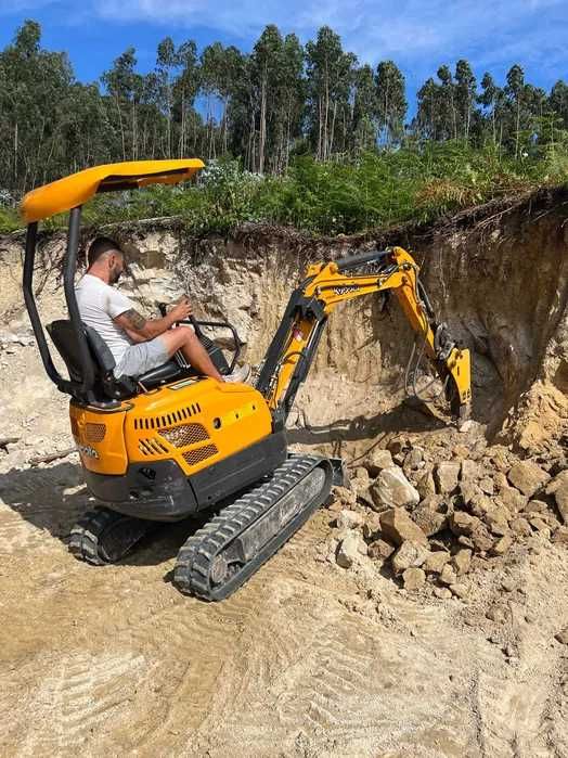 Giratória, Mini-Giratoria e Bobcat - Valas, Demolições, Outros