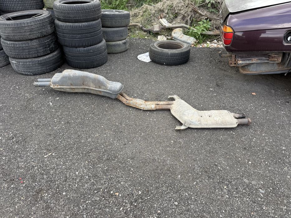 Tlumik BMW E32 idealny bez rdzy koncowy + środkowy