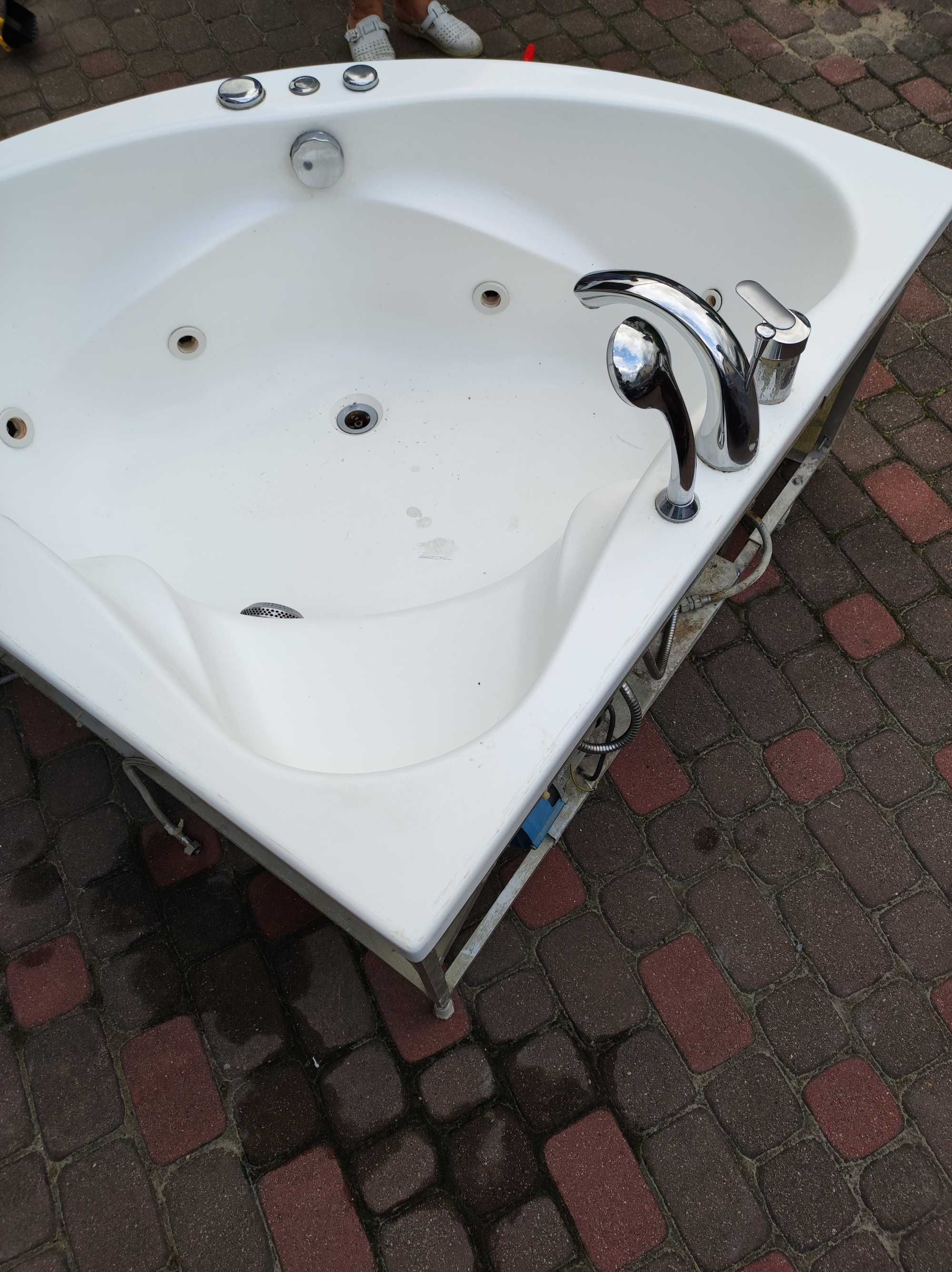 Wanna z hydromasażem