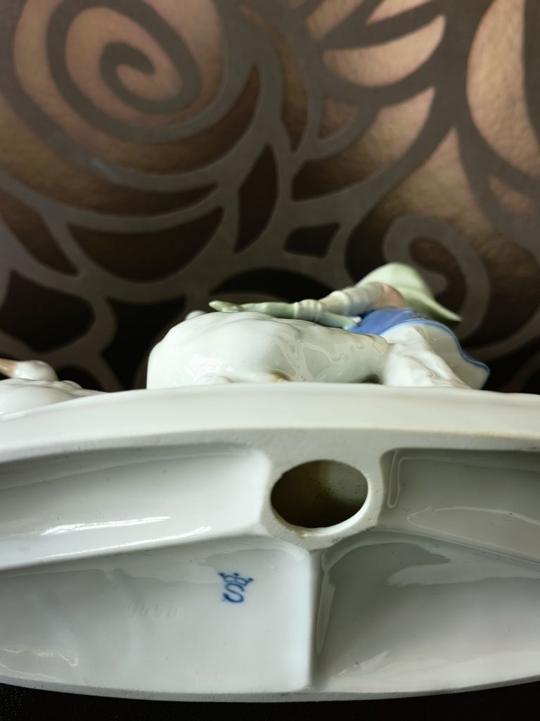 Figurka z porcelany Grafenthal gęsiareczka
