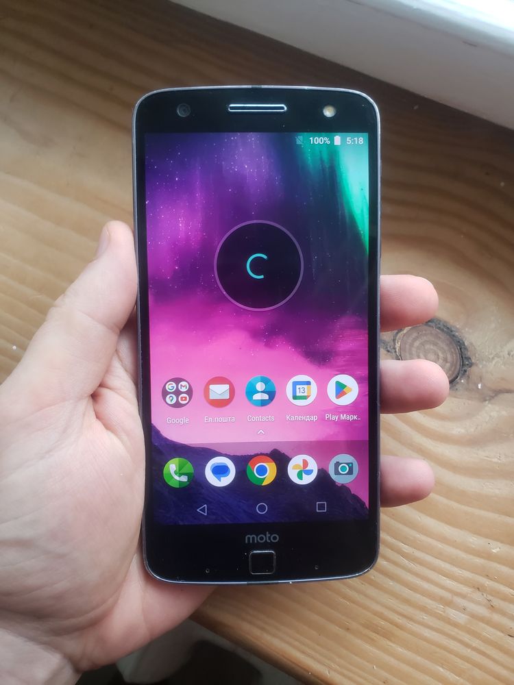 Потужний смартфон Motorola XT1650-02 Super Amoled 5.5'
