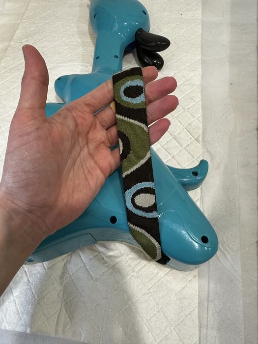 Battat пес-гітарист