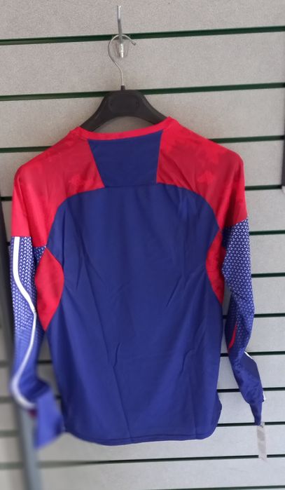 Camisolas Rinat guarda redes