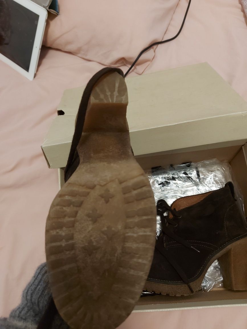 Botins Camurca Castanhos Hush Puppies
