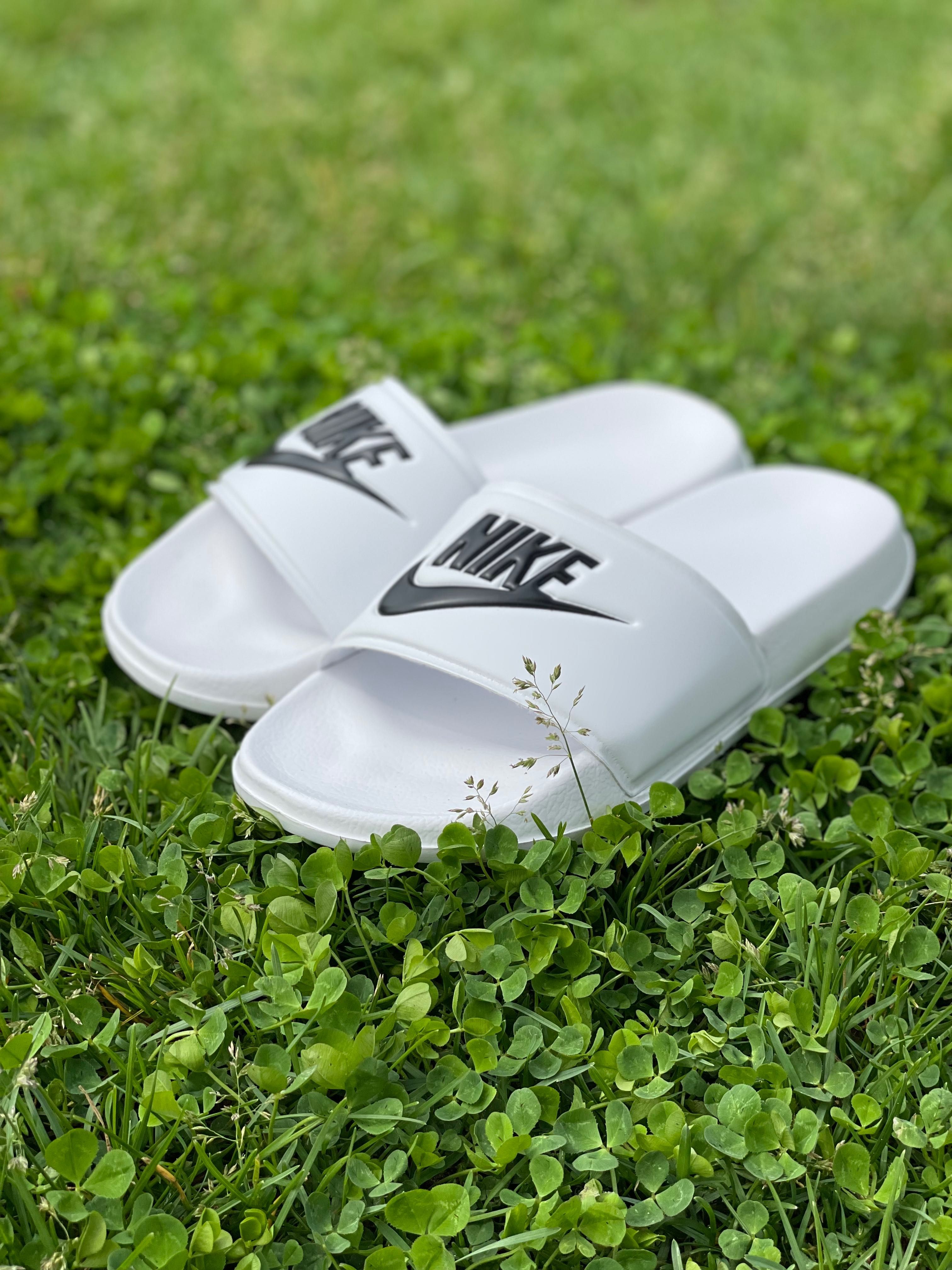 Тапки Nike 36-45 белые летние шлепанцы найк