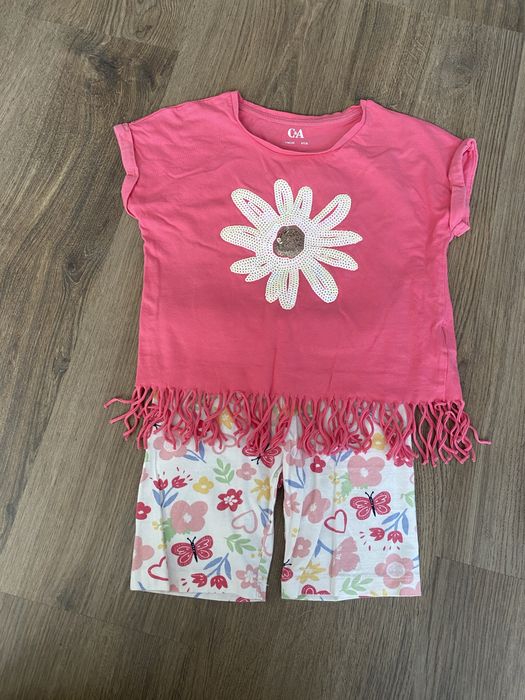 Яскравий стильний якісний костюмчик C&A